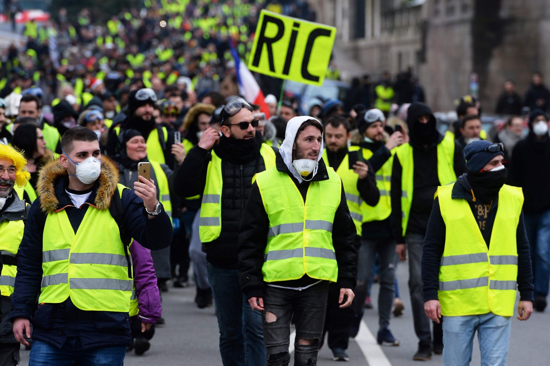 yellow vest australia