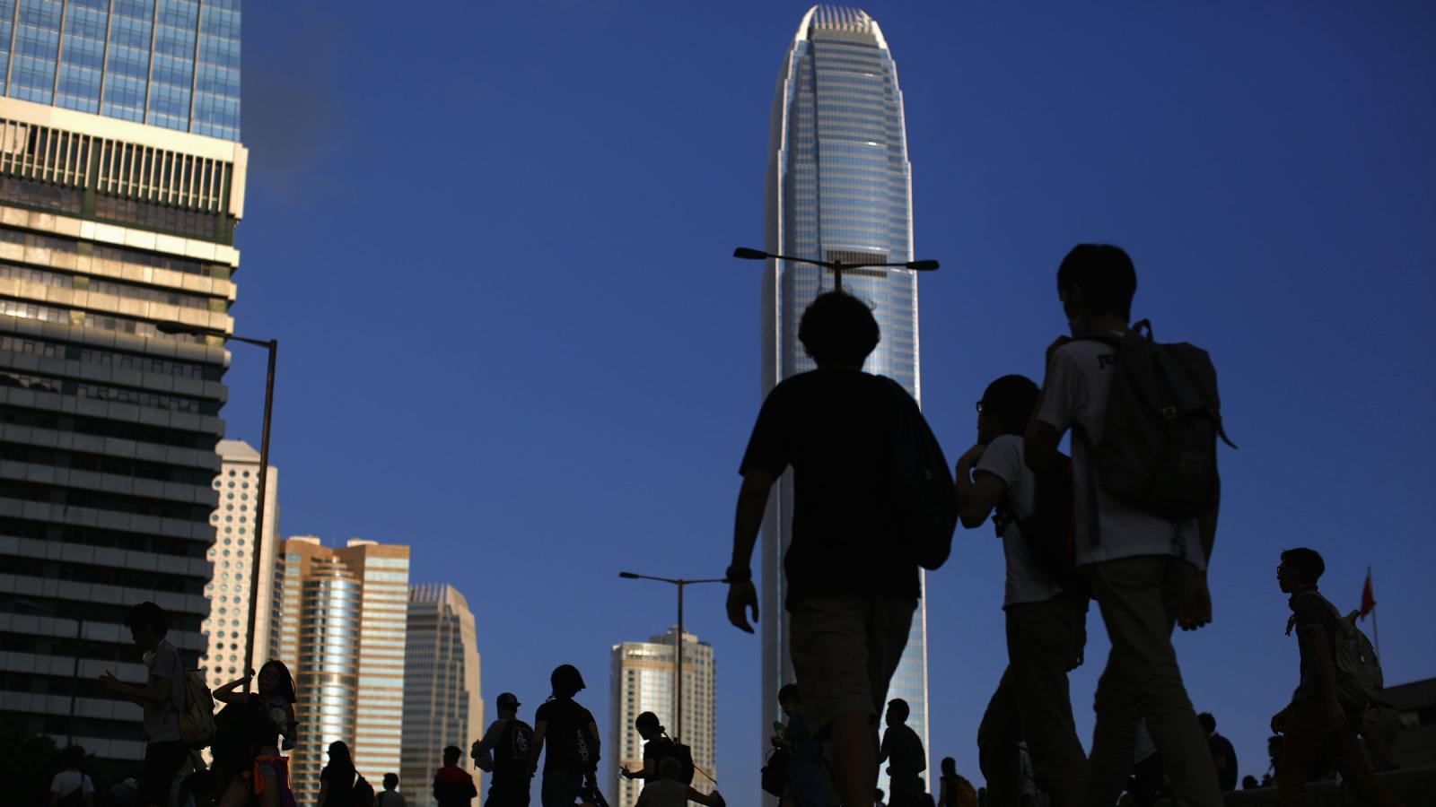 hong kong economy slow down